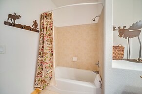 6 Mi to Keystone Resort: Dillon Condo w/ Balcony