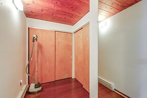 Trail Access On-site: Gorgeous MCM Deck House!