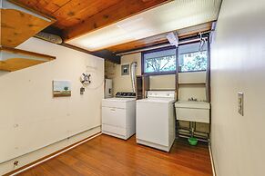 Trail Access On-site: Gorgeous MCM Deck House!