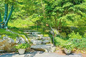 Gorgeous MCM Deck House Near Gillette Stadium!