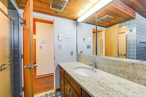 Gorgeous MCM Deck House Near Gillette Stadium!