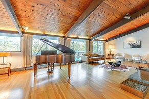 Gorgeous MCM Deck House Near Gillette Stadium!