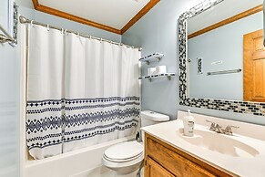 2 Mi to UNC at Charlotte: Home w/ Deck & Yard!