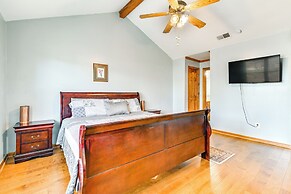 2 Mi to UNC at Charlotte: Home w/ Deck & Yard!