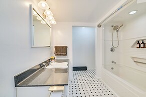 2 Mi to Dtwn: Retreat w/ Game Room in Delhi!