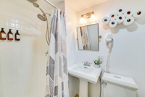 2 Mi to Dtwn: Retreat w/ Game Room in Delhi!