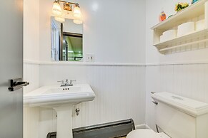 2 Mi to Dtwn: Retreat w/ Game Room in Delhi!