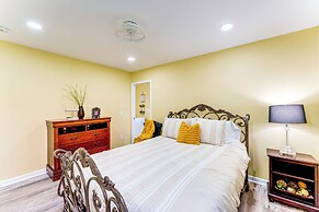 Walk Downtown: Charming Rome Abode w/ Yard!