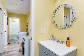 Walk Downtown: Charming Rome Abode w/ Yard!