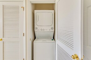 2 Mi to Barefoot Landing: Condo w/ Pool Access