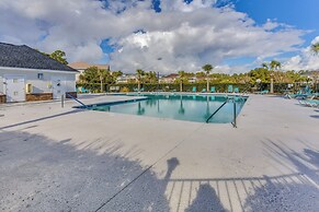 2 Mi to Barefoot Landing: Condo w/ Pool Access