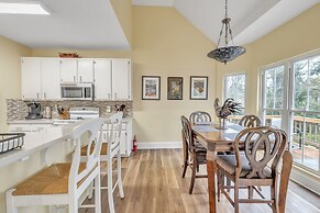 Lux Lake House W/pool & Dock On Deep Water Cove! 4 Bedroom Home