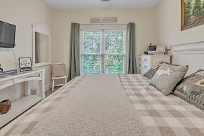 Lux Lake House W/pool & Dock On Deep Water Cove! 4 Bedroom Home