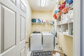 Lux Lake House W/pool & Dock On Deep Water Cove! 4 Bedroom Home