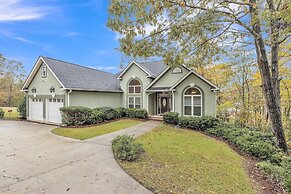 Lux Lake House W/pool & Dock On Deep Water Cove! 4 Bedroom Home