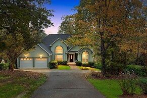 Lux Lake House W/pool & Dock On Deep Water Cove! 4 Bedroom Home
