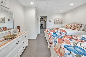 Lux Lake House W/pool & Dock On Deep Water Cove! 4 Bedroom Home