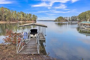 Lux Lake House W/pool & Dock On Deep Water Cove! 4 Bedroom Home