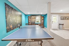 Lux Lake House W/pool & Dock On Deep Water Cove! 4 Bedroom Home