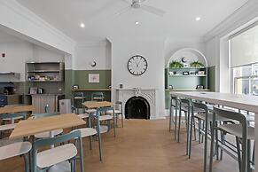 HI Halifax Heritage House - Hostel