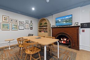 HI Halifax Heritage House - Hostel