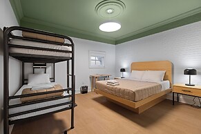 HI Halifax Heritage House - Hostel