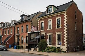 HI Halifax Heritage House - Hostel