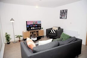 Apartment-sleeps4-streetparking-balcony-duplex