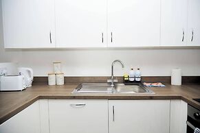 Apartment-sleeps4-streetparking-balcony-duplex