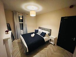 Oxford Charm Apartment-comfort in Prime Location