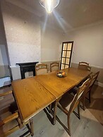 Charming Home in Huddersfield w/ Parking Petsok