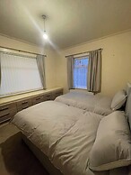 Charming Home in Huddersfield w/ Parking Petsok