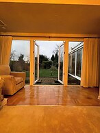 Charming Home in Huddersfield w/ Parking Petsok