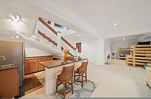 Waterfalling Estate in Ninole