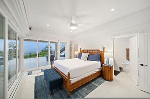 Waterfalling Estate in Ninole