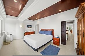 Waterfalling Estate in Ninole