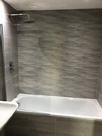 Central Trafford Apartment Free Parking