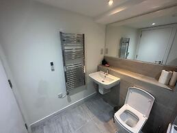 Central Trafford Apartment Free Parking