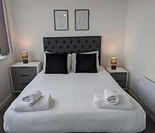Central Trafford Apartment Free Parking