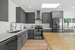 Carlsbad Beachfront Home W Hot tub