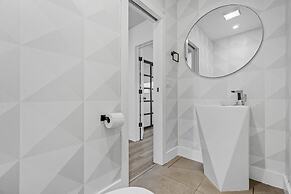 Carlsbad Beachfront Home W Hot tub