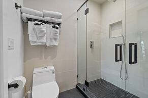 Carlsbad Beachfront Home W Hot tub