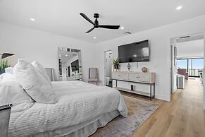 Carlsbad Beachfront Home W Hot tub