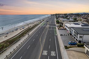 Carlsbad Beachfront Home W Hot tub
