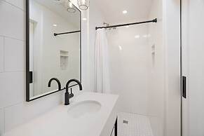 Coastal Palm Haven - With Hot Tub