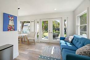 Coastal Palm Haven - With Hot Tub