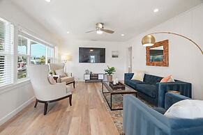 Coastal Palm Haven - With Hot Tub