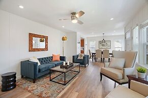 Coastal Palm Haven - With Hot Tub