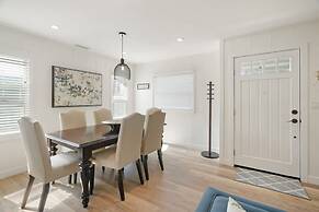 Coastal Palm Haven - With Hot Tub