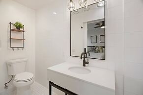 Coastal Palm Haven - With Hot Tub